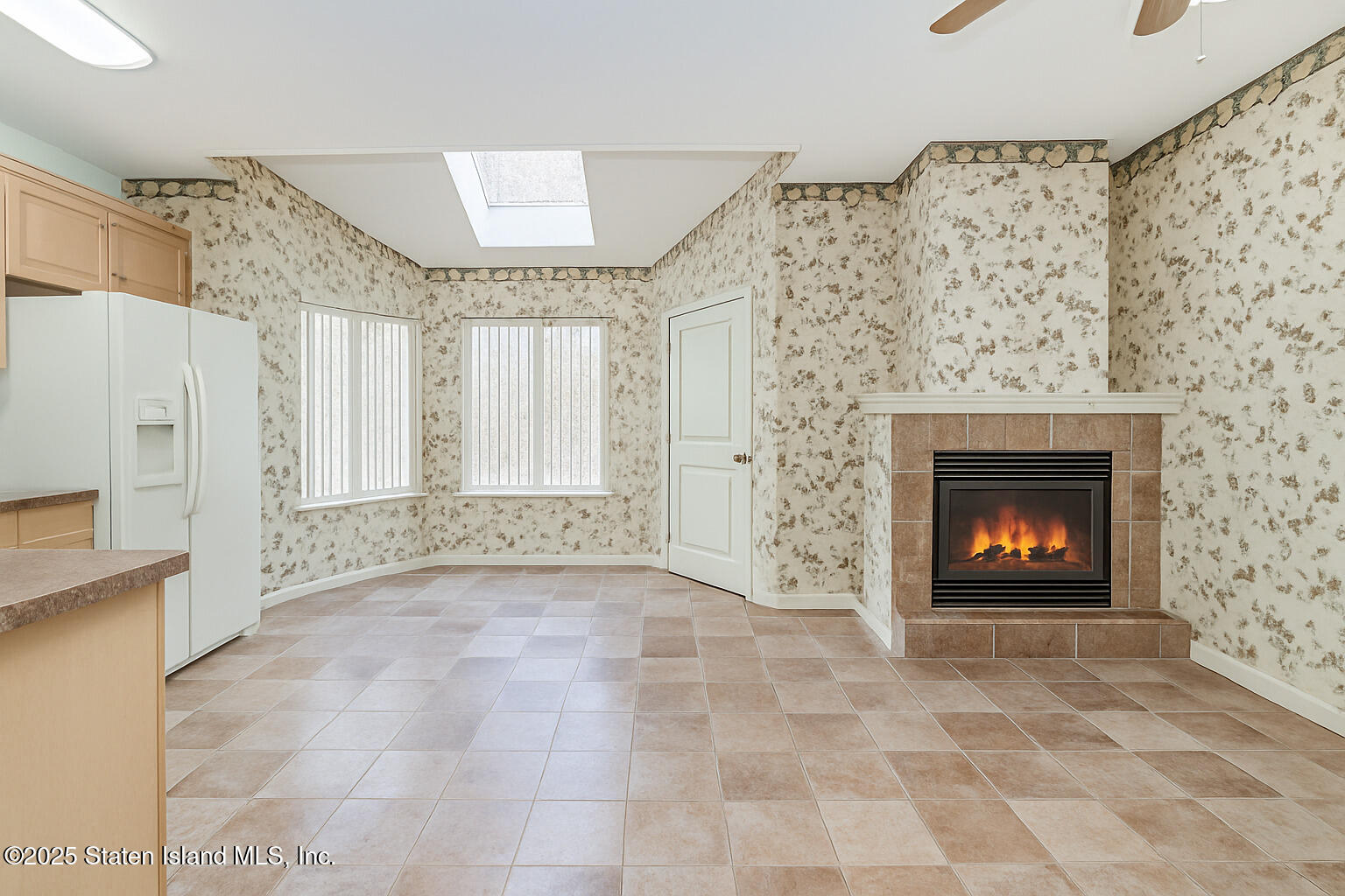 41 Wolcott Avenue Staten Island, NY 10312 - Photo 24 of 33 a view of an empty room and a fireplace