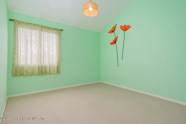 $724,999 | 41 Wolcott Avenue | Annadale