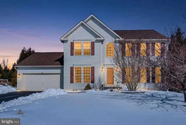 $489,000 | 2040 Waterfall Drive, Hanover, PA 17331