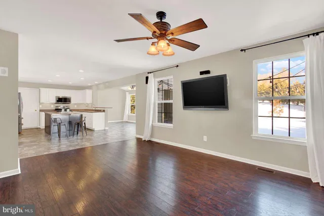 $489,000 | 2040 Waterfall Drive, Hanover, PA 17331