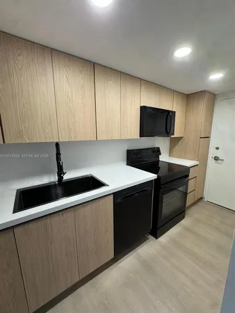 $2,350 | 1200 West Avenue, Unit 611, Miami Beach, FL 33139