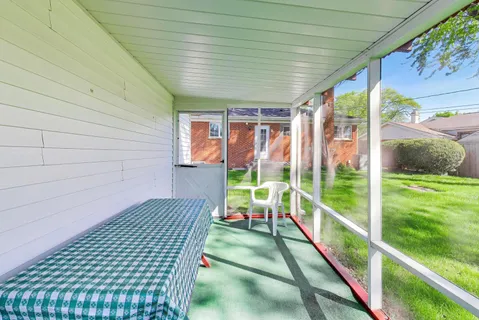 $425,000 | 1719 Verde Drive, Mount Prospect, IL 60056