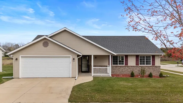 $375,000 | 836 Tower Drive, Hartford, WI 53027