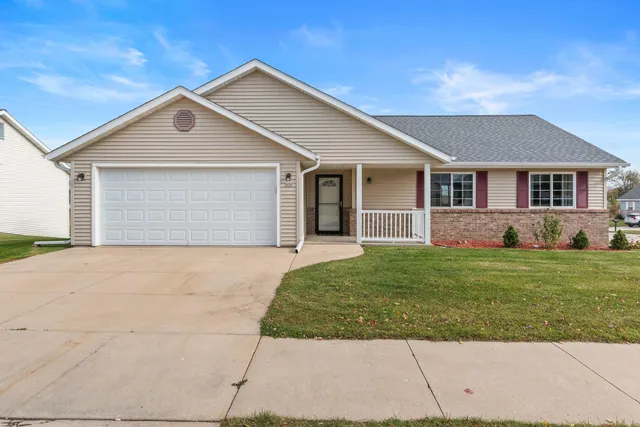 $375,000 | 836 Tower Drive, Hartford, WI 53027