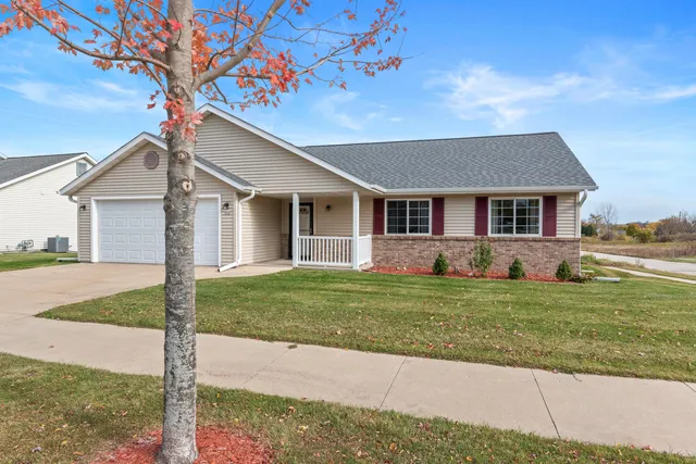 $375,000 | 836 Tower Drive, Hartford, WI 53027