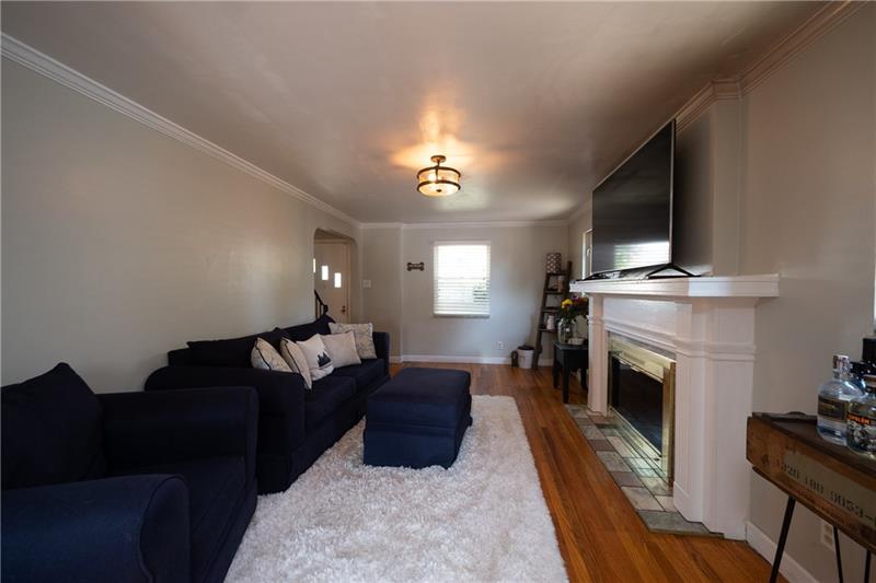 2043 Brookfield Road Pittsburgh, PA 15243 - Photo 3 of 23