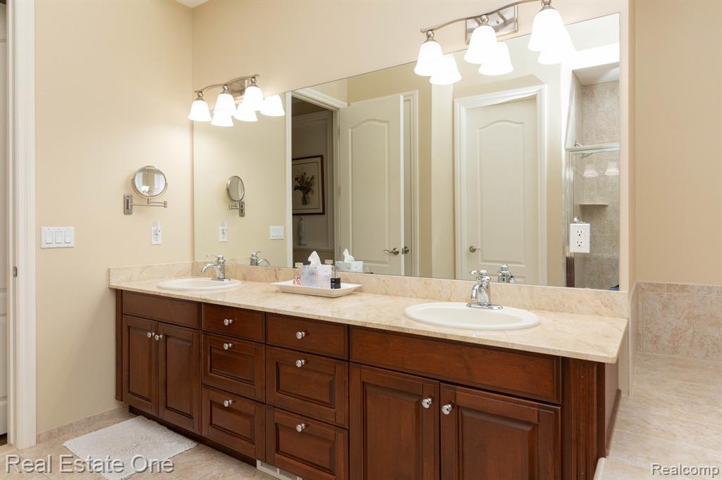 658 Langley Road Rochester Hills, MI 48309 - Photo 39 of 55