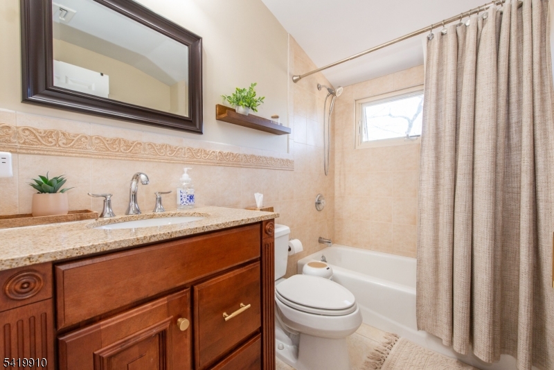 219 Linden Road Wayne, NJ 07470 - Photo 18 of 32