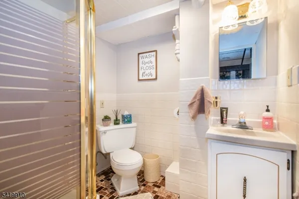 $675,000 | 219 Linden Road, Wayne, NJ 07470