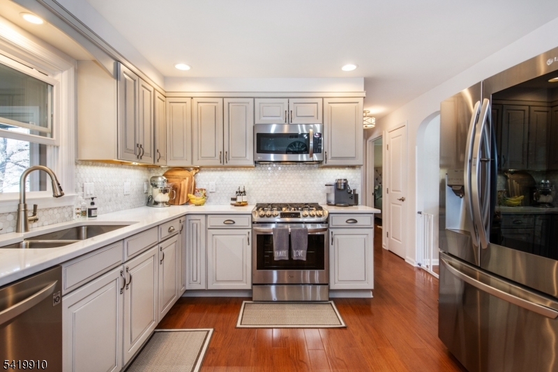 219 Linden Road Wayne, NJ 07470 - Photo 6 of 32