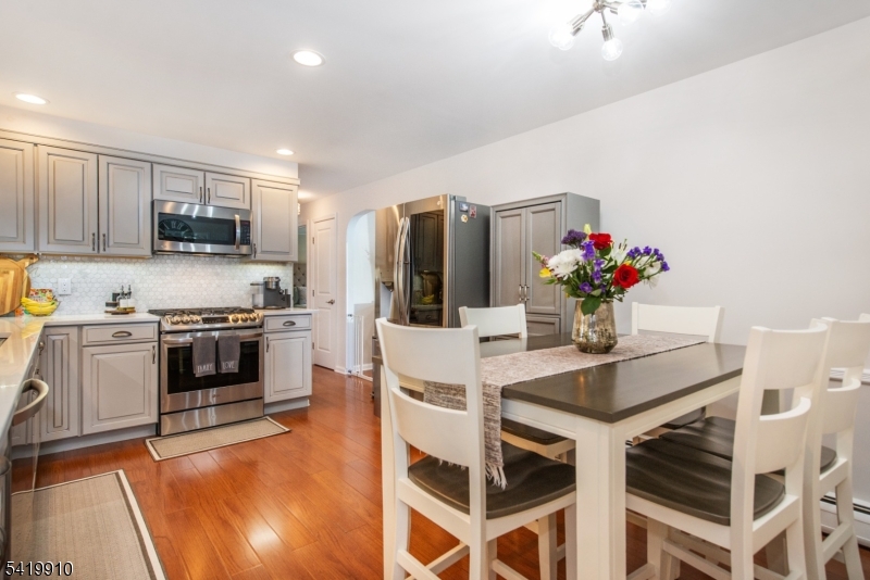 219 Linden Road Wayne, NJ 07470 - Photo 8 of 32