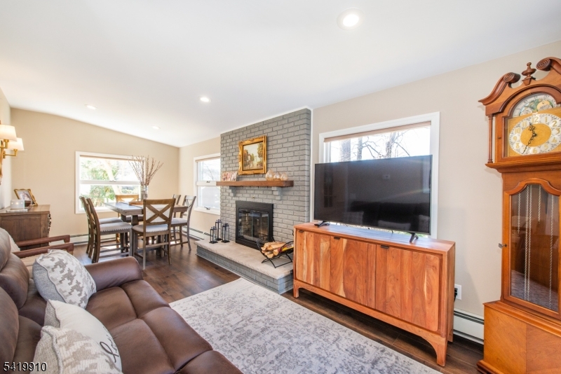 219 Linden Road Wayne, NJ 07470 - Photo 10 of 32