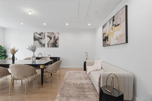 a view of a livingroom with furniture
