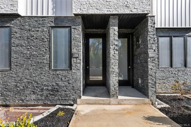 a view of entrance door of the house