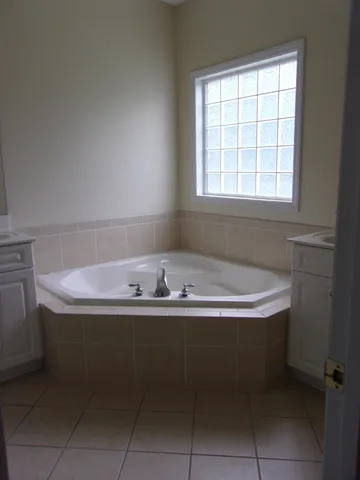 $2,000 | 1095 Magnolia Drive, Aberdeen, NC 28315