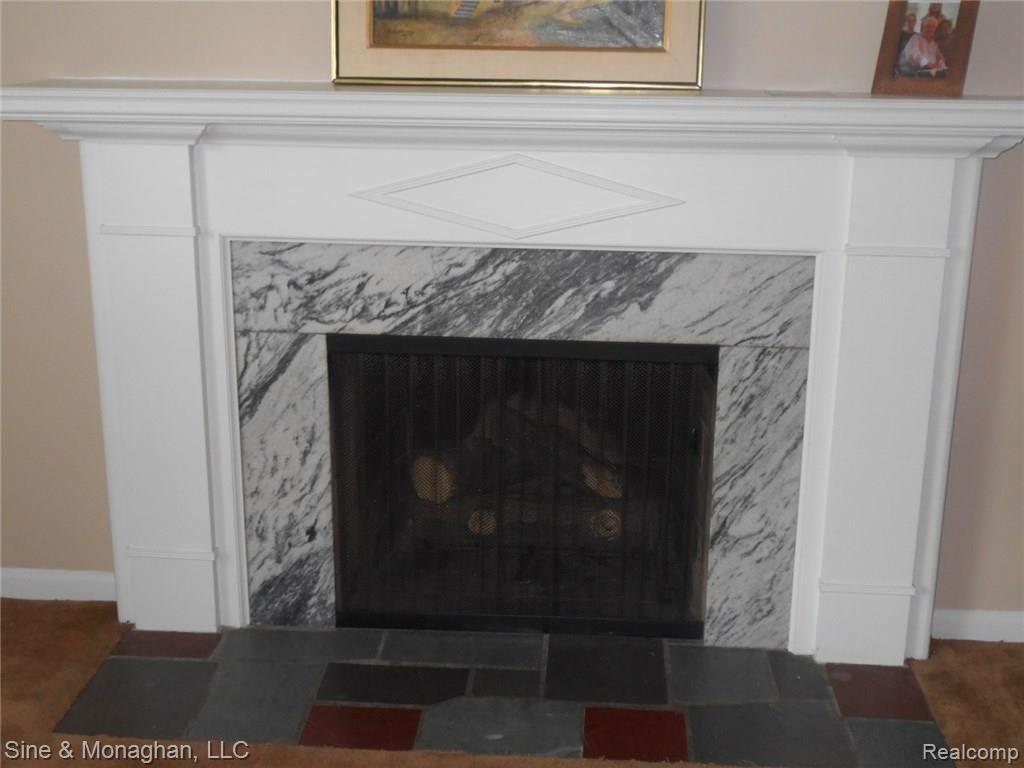 1742 Newcastle Road Grosse Pointe, MI 48236 - Photo 3 of 24 DSCN1283.JPG