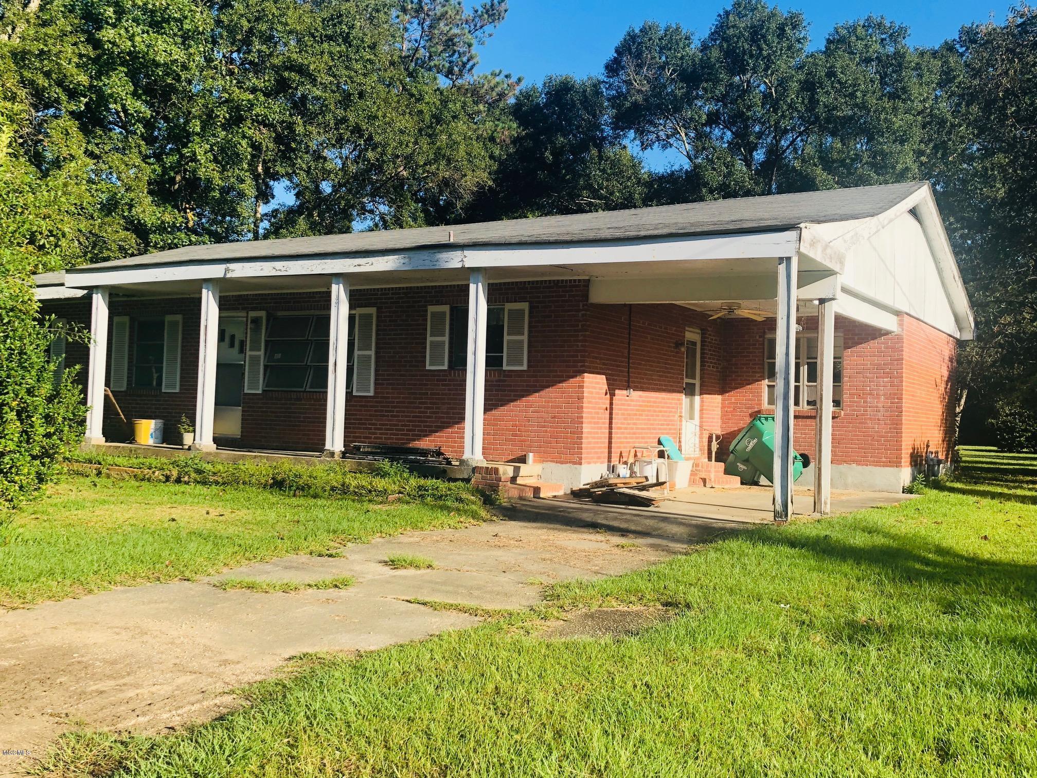 213 Farrell Street Picayune, MS 39466 - Photo 3 of 9 IMG_3116