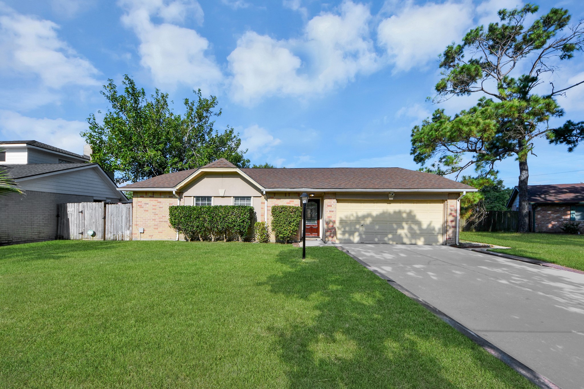 8407 Rivercross Road Houston, TX 77064 - Photo 2 of 40 Gallery Image 2