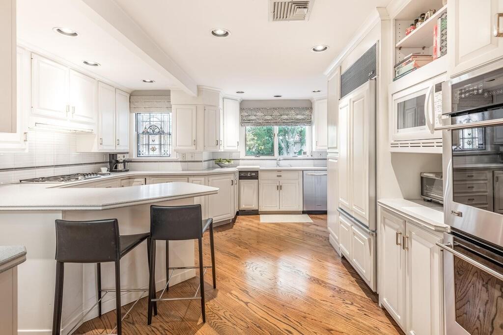 38 Hawthorne Road Swampscott, MA 01907 - Photo 13 of 32 Gallery Image 13