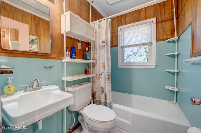 $659,000 | 203 Empie Avenue, Topsail Beach, NC 28445