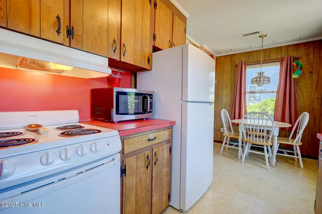 $659,000 | 203 Empie Avenue, Topsail Beach, NC 28445