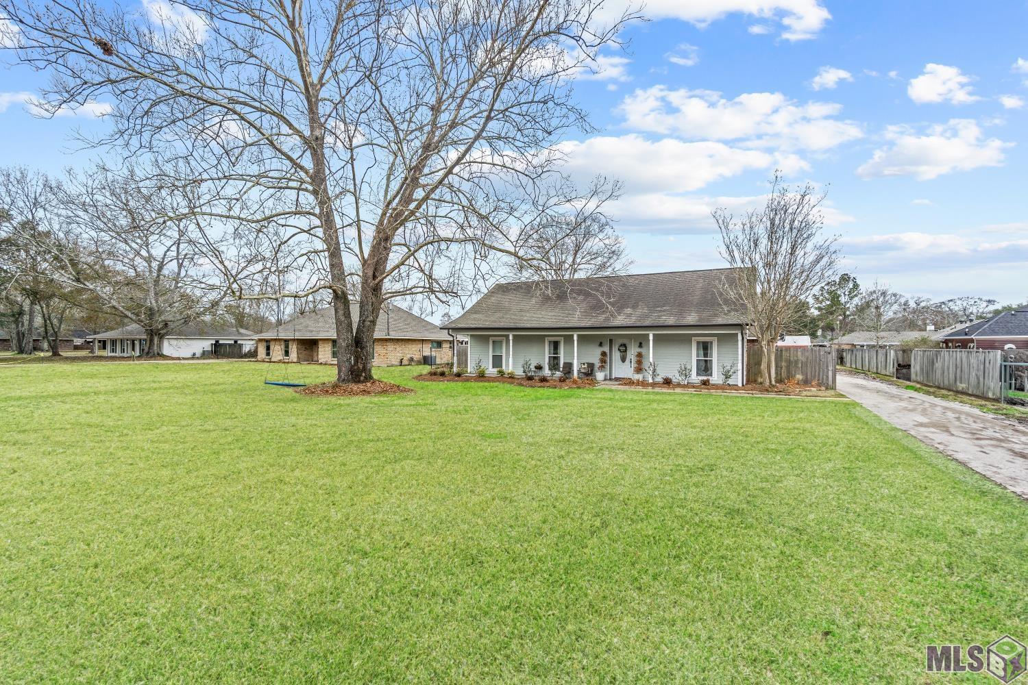 11425 Hooper Road Baton Rouge, LA 70818 - Photo 1 of 17