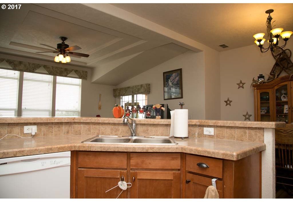 79294 Dufur Valley Road Dufur, OR 97021 - Photo 13 of 32 Gallery Image 13