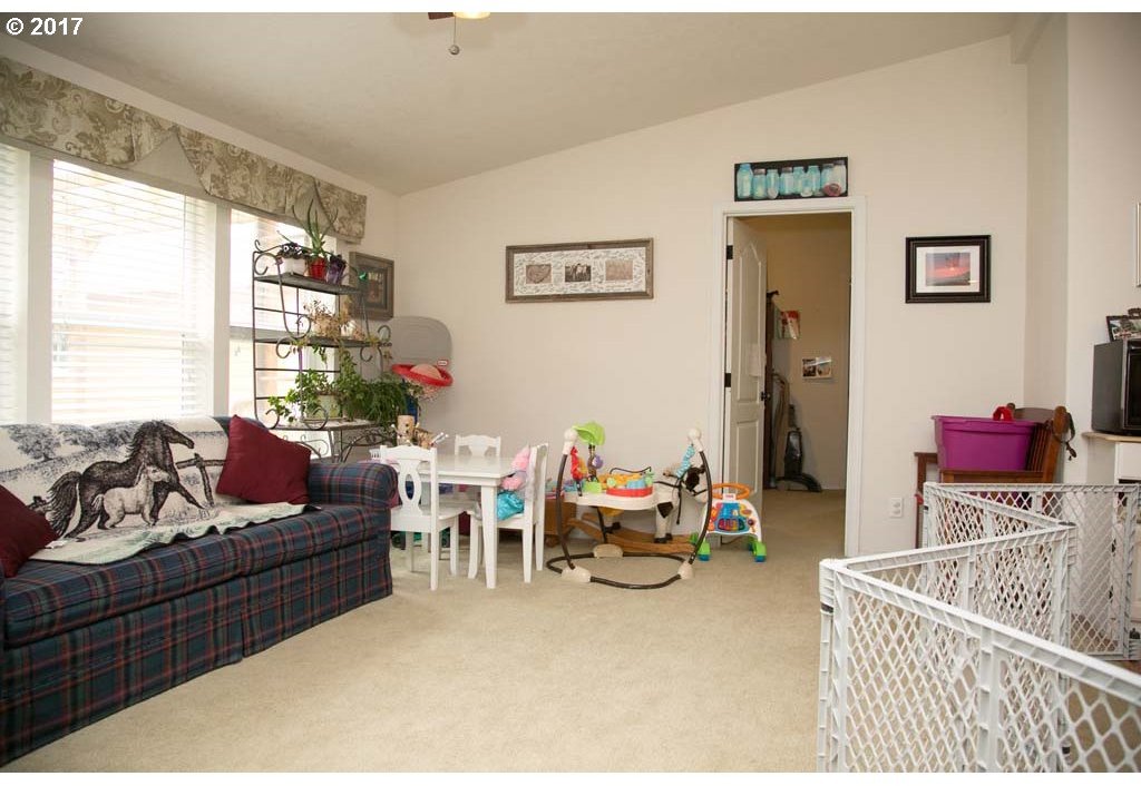 79294 Dufur Valley Road Dufur, OR 97021 - Photo 15 of 32 Gallery Image 15