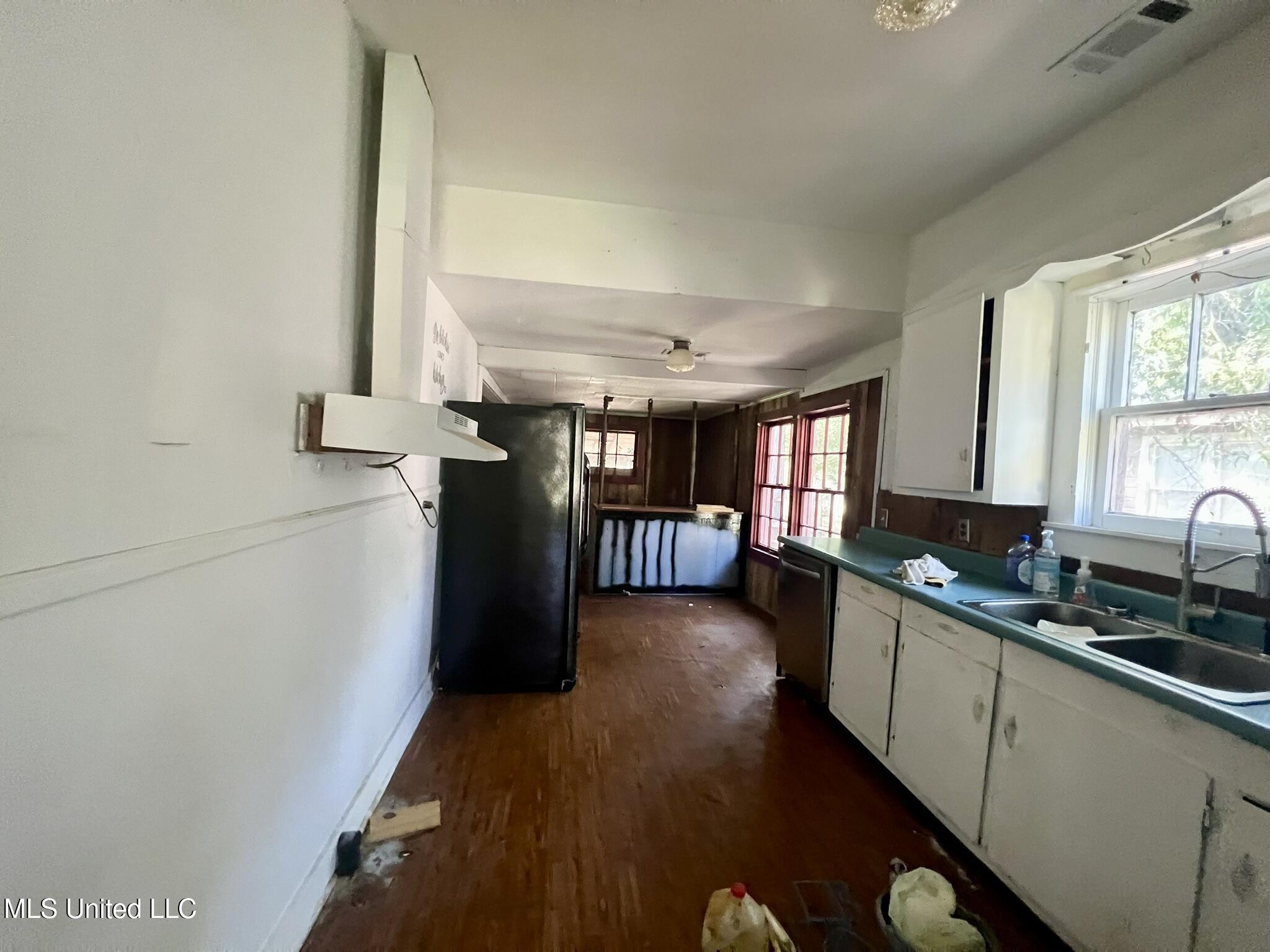 205 North Victoria Avenue Cleveland, MS 38732 - Photo 5 of 15 IMG_0643