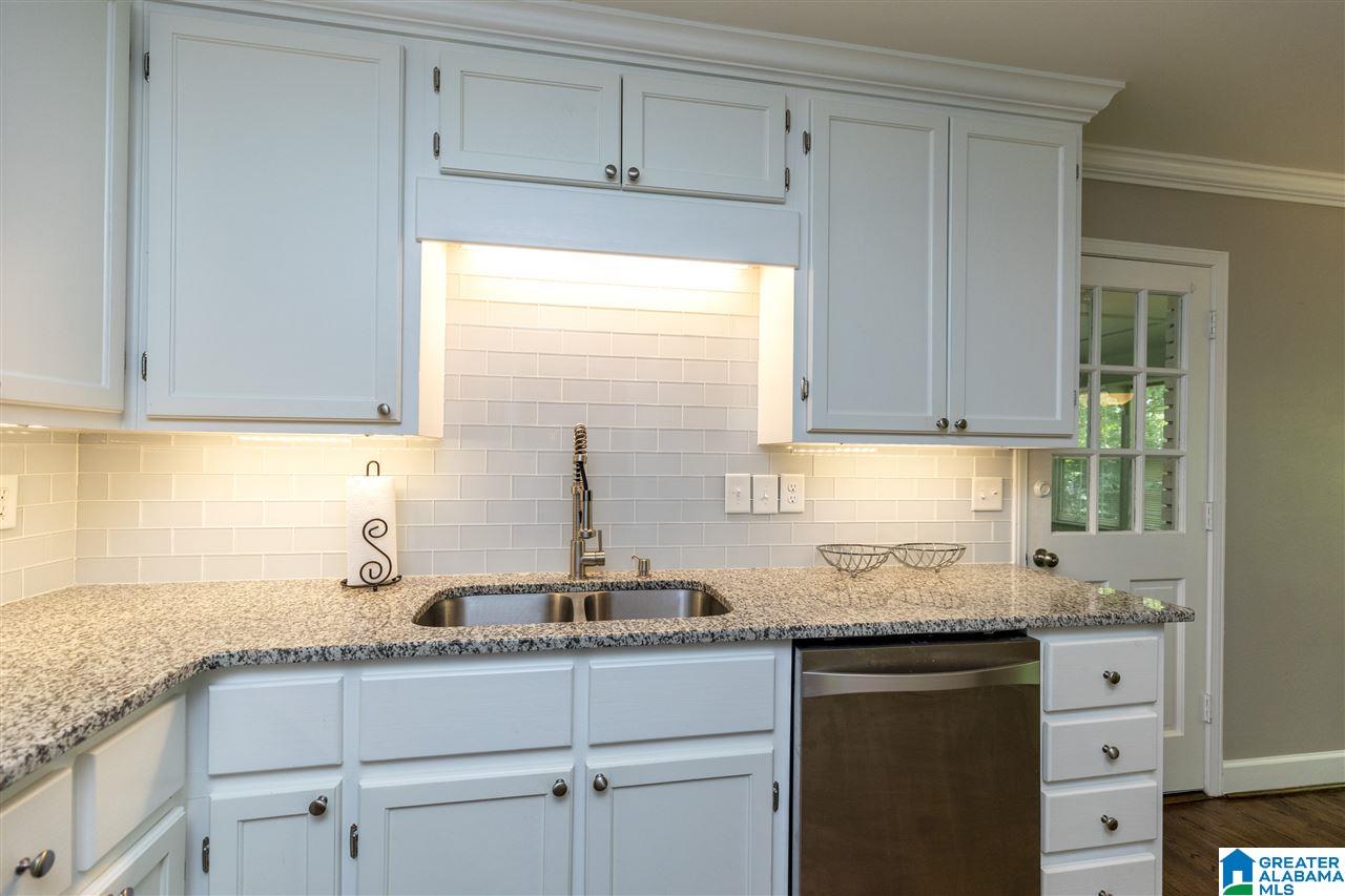 406 Thompson Road Alabaster, AL 35007 - Photo 20 of 38