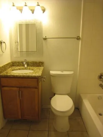 $1,590 | 4033 Gilbert Avenue, Unit 206, Dallas, TX 75219