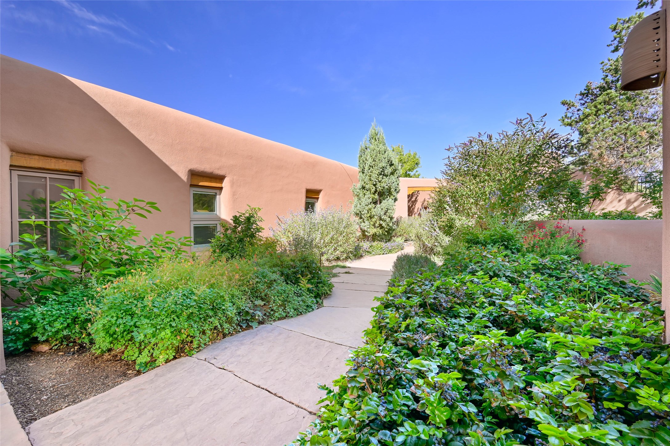 142 Barranca Road Santa Fe, NM 87501 - Photo 10 of 91 Gallery Image 10