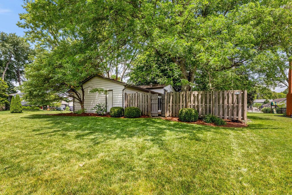 295 Allview Road Westerville, OH 43081 - Photo 41 of 47 Side Yard West