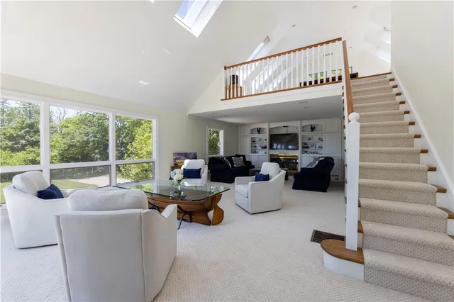 $5,950,000 | 121 Avondale Road, Westerly, RI 02891