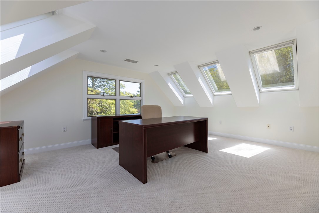 121 Avondale Road Westerly, RI 02891 - Photo 32 of 49