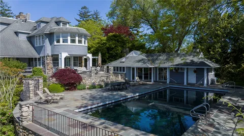 $5,950,000 | 121 Avondale Road, Westerly, RI 02891