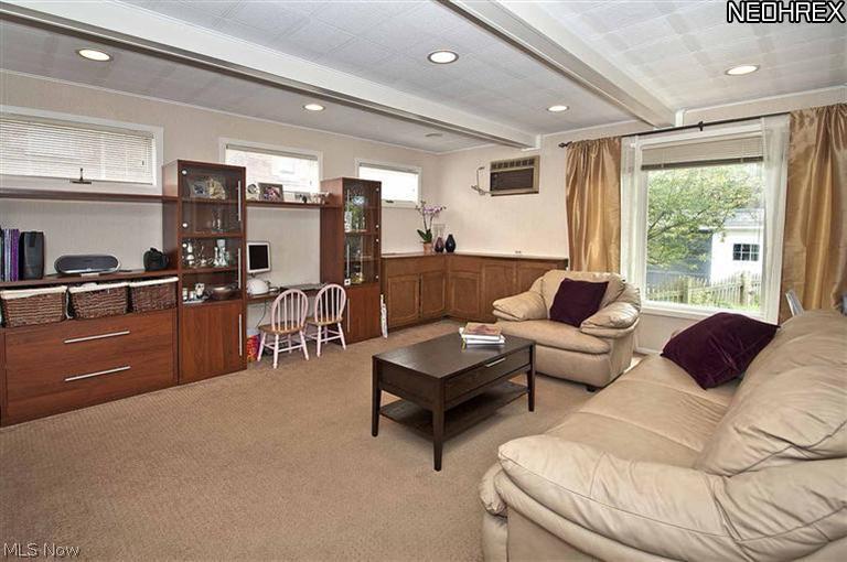 2624 Fenwick Road Cleveland, OH 44118 - Photo 12 of 24 One of the biggest and best family rooms in University Heights