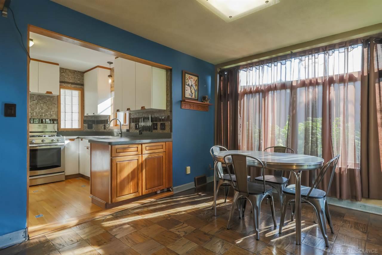 1600 Prestwick Road Grosse Pointe, MI 48236 - Photo 6 of 21 31397768-5.JPG