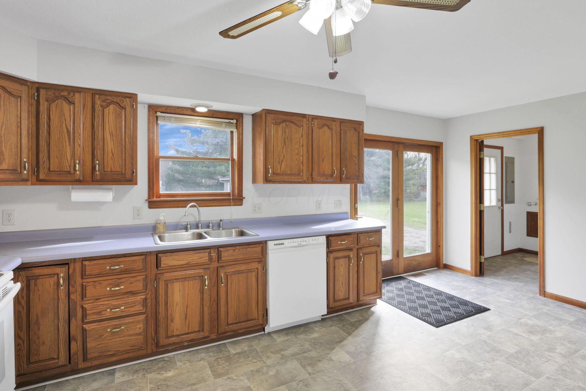 9416 Baker Road Stoutsville, OH 43154 - Photo 21 of 52 Kitchen