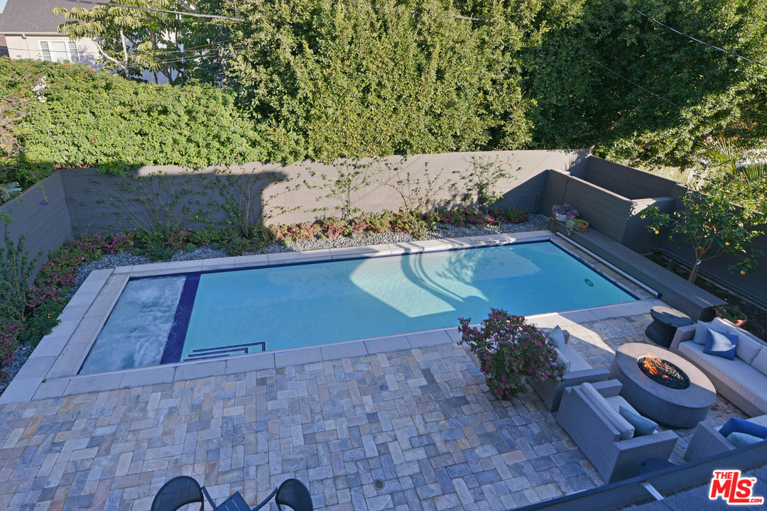10560 Rountree Road Los Angeles, CA 90064 - Photo 11 of 32 Gallery Image 11