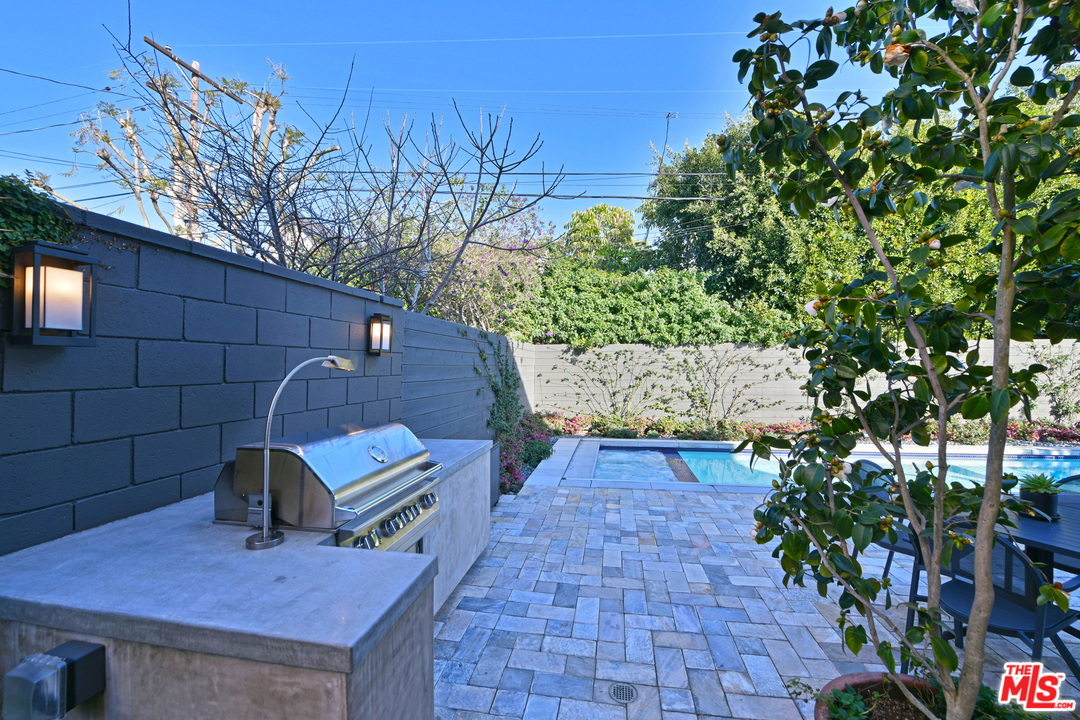 10560 Rountree Road Los Angeles, CA 90064 - Photo 13 of 32 Gallery Image 13