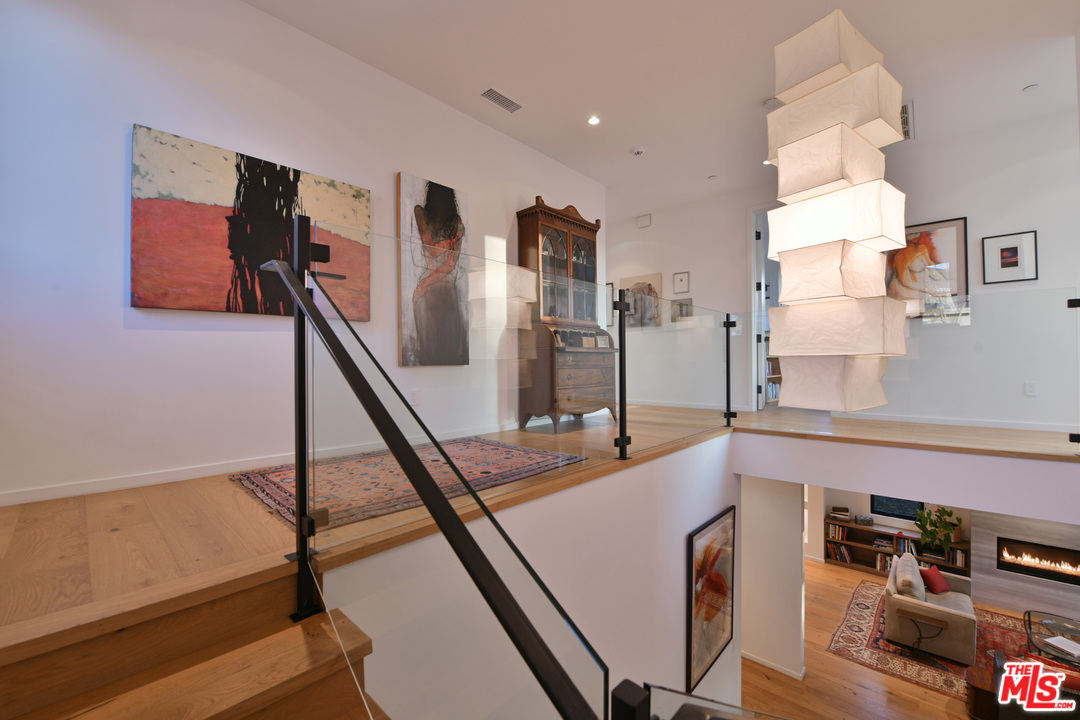 10560 Rountree Road Los Angeles, CA 90064 - Photo 15 of 32 Gallery Image 15