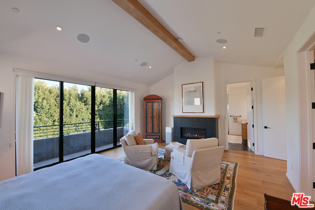 10560 Rountree Road Los Angeles, CA 90064 - Photo 17 of 32 Gallery Image 17
