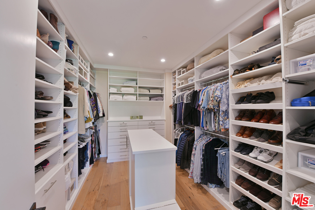 10560 Rountree Road Los Angeles, CA 90064 - Photo 18 of 32 Gallery Image 18
