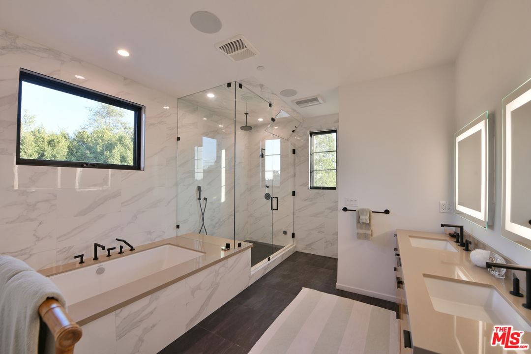 10560 Rountree Road Los Angeles, CA 90064 - Photo 19 of 32 Gallery Image 19
