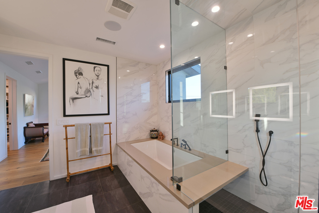 10560 Rountree Road Los Angeles, CA 90064 - Photo 20 of 32 Gallery Image 20