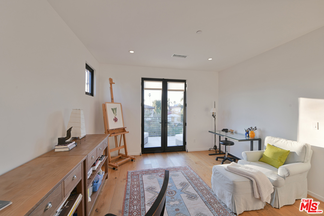 10560 Rountree Road Los Angeles, CA 90064 - Photo 21 of 32 Gallery Image 21