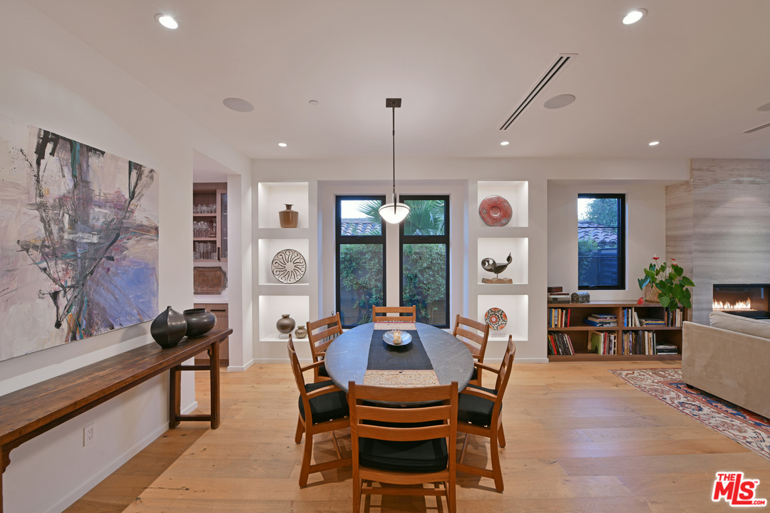 10560 Rountree Road Los Angeles, CA 90064 - Photo 5 of 32 Gallery Image 5