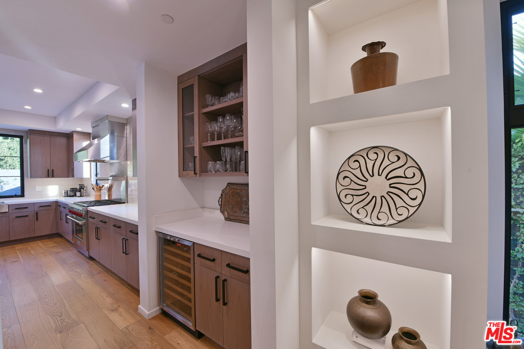 10560 Rountree Road Los Angeles, CA 90064 - Photo 6 of 32 Gallery Image 6