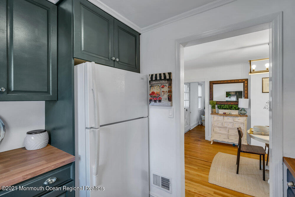 136 Chapel Hill Road Red Bank, NJ 07701 - Photo 23 of 29 020_dsc09732